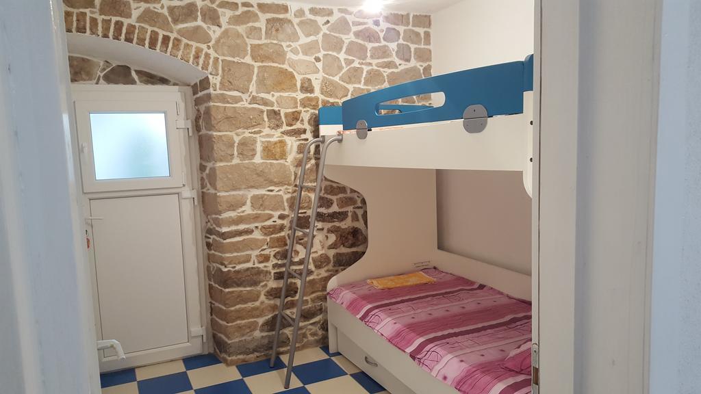 Holiday House Popovic Sucuraj Exterior photo